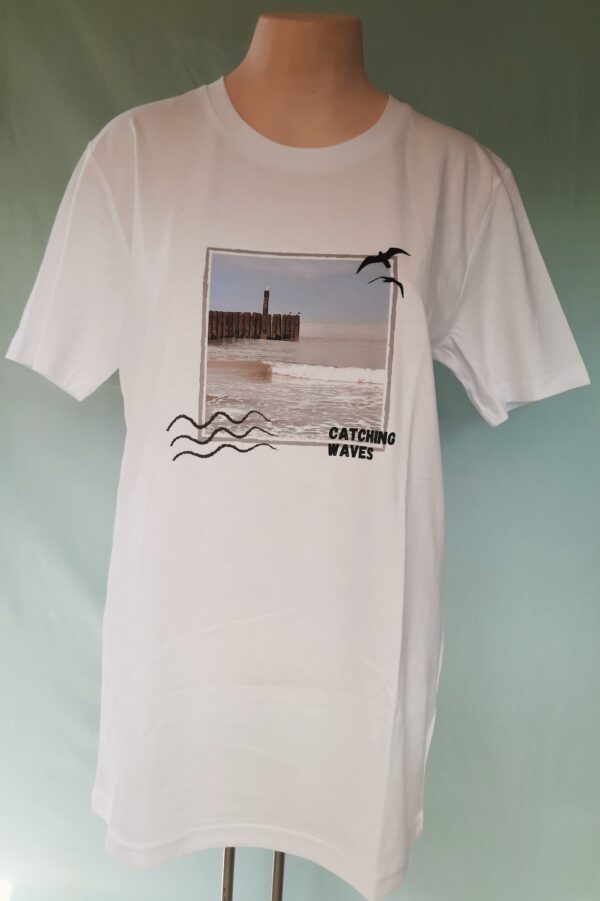 T-shirt catching waves wit