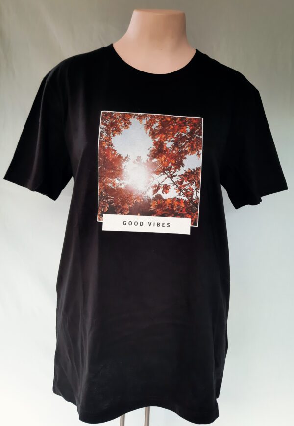 T-shirt Good Vibes zwart