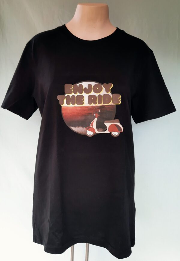 T-shirt enjoy the ride zwart